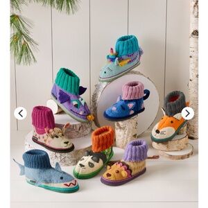 Garnett Hill wool slippers cat